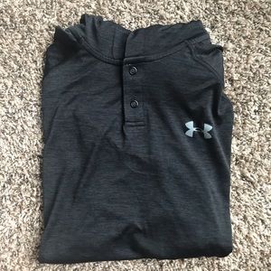 🌿 Black, light weight Under Armor hoodie